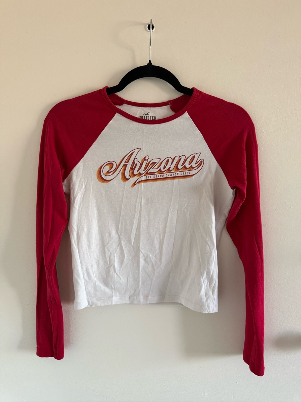 Hollister White & Red Arizona Raglan Long-Sleeve Crop Top